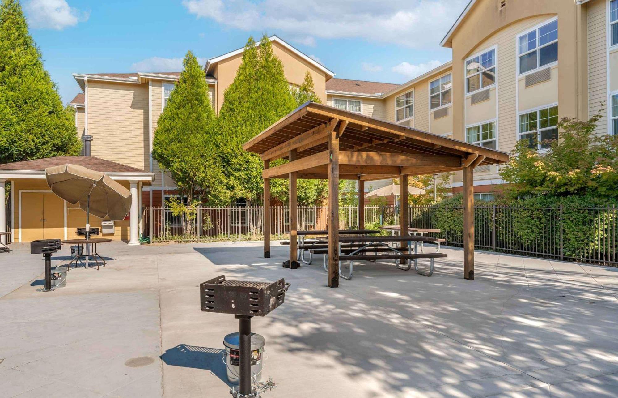 Extended Stay America Suites - Portland - Хилсбъро Екстериор снимка
